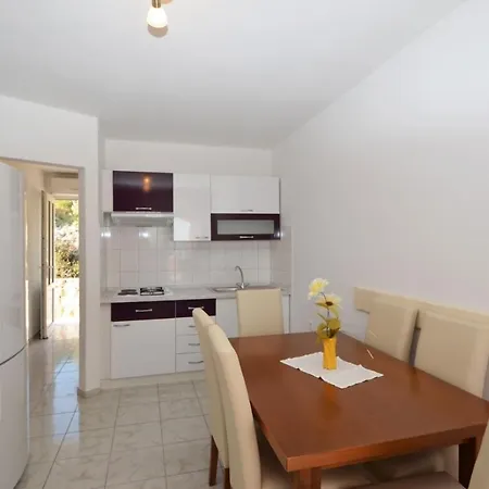 In With Sea View, Terrace, Air Conditioning, Wifi 5080-4 Prižba